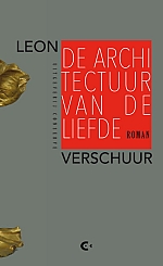 Leon overhandigt zijn boek aan Maria Vlaar Leon overhandigt zijn boek aan Maria Vlaar