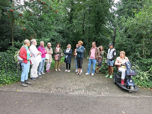 Literaire wandeling  door Groet foto Hans van der Kroef